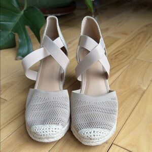 NEW Women’s Beige Knit Espadrille Wedge Sandals